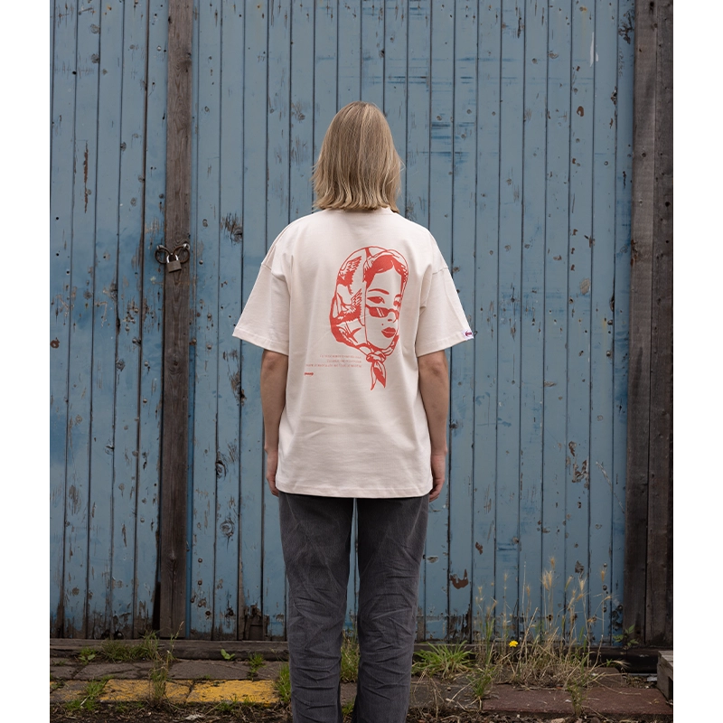 portuguese woman tee red